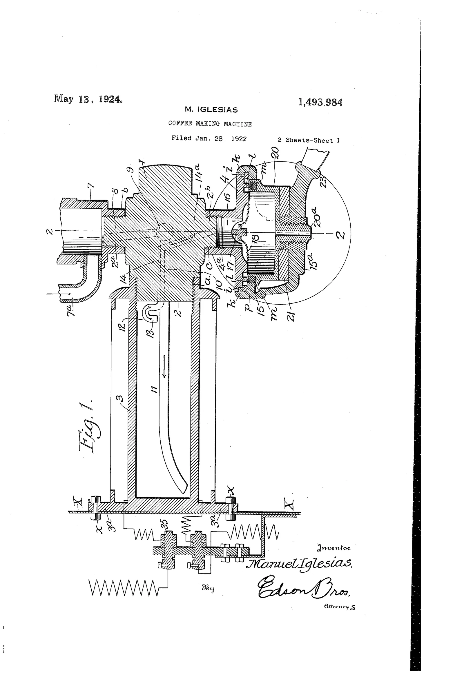 Deux grandes coupes. La première montre le corps de la machine, une enveloppe évasée en forme de cloche renversée qui coiffe la chambre d'infusion, avec la tubulure d'arrivée et le volant de manœuvre. La seconde ouvre le mécanisme, engrenages et vis de pression qui serrent la galette de mouture. La mouture n'est plus seulement traversée, elle est comprimée.