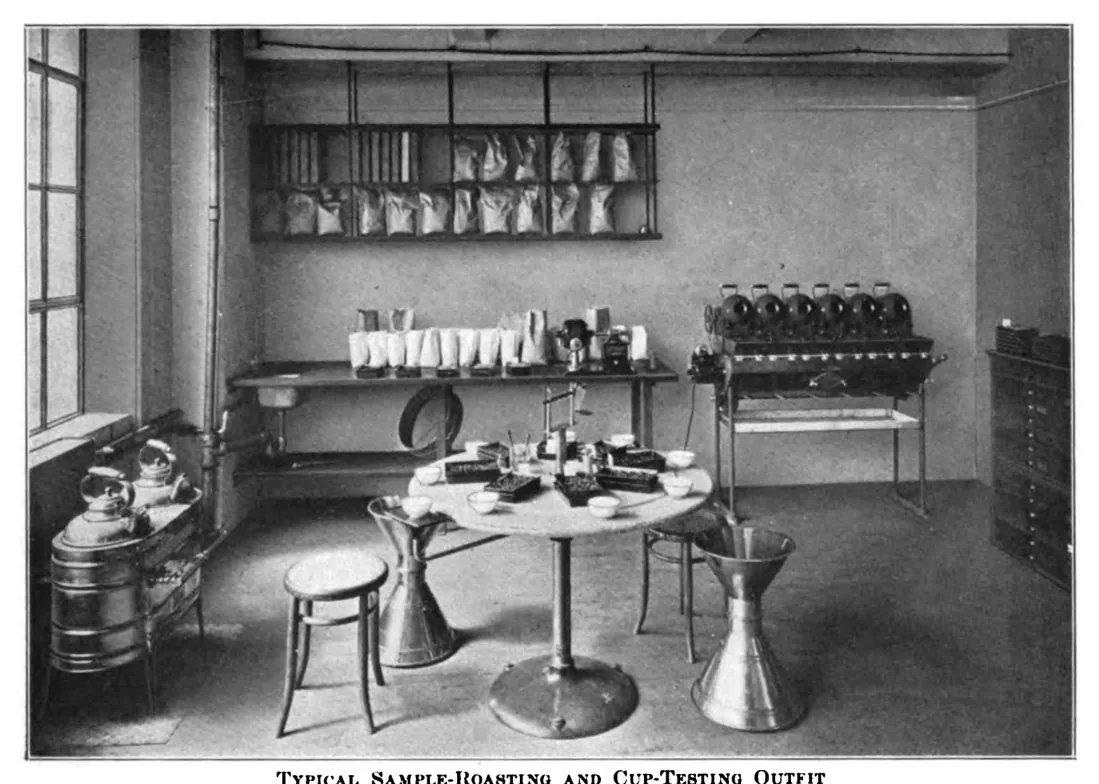 La table tournante de dégustation, trois pieds et demi de diamètre